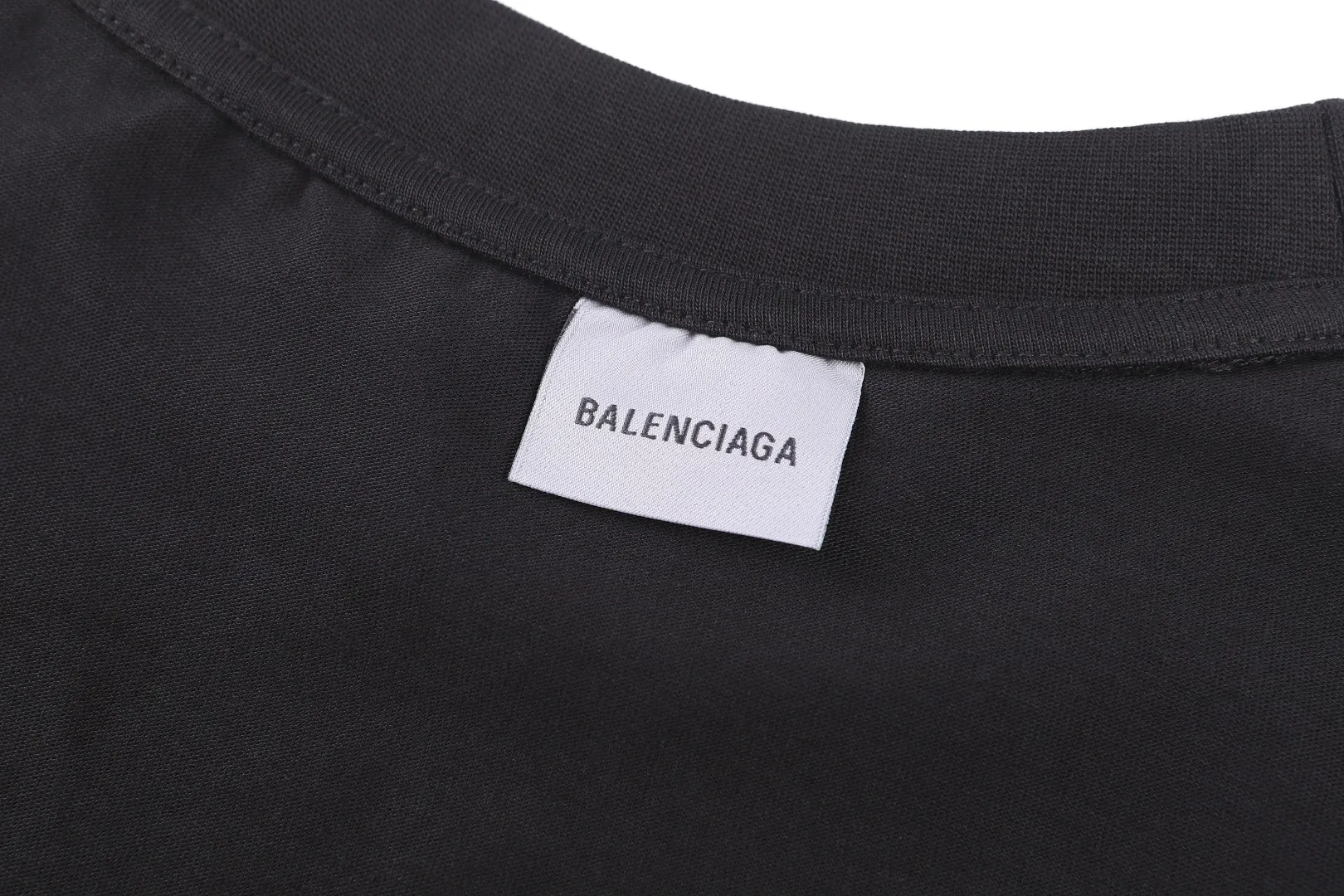 26SS SKETCHY T ●Authentic 6600 ●40 200 ● 350 ● ● ● ● 1：1 ● ●Size：S M L XL ● ：2097/7A#5